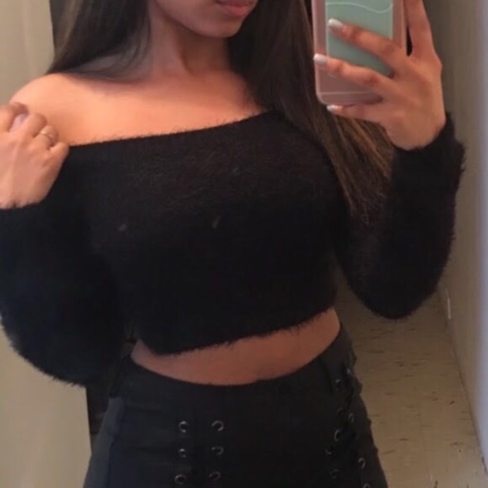 American Apparel Fuzzy Cropped Sweater